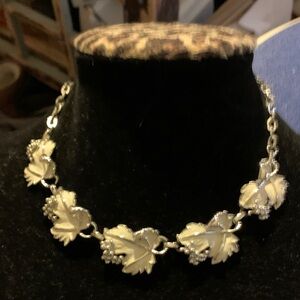 Rare Vintage White Enamel & Silver Chocker Whisper Leaf Sarah Coventry Necklace
